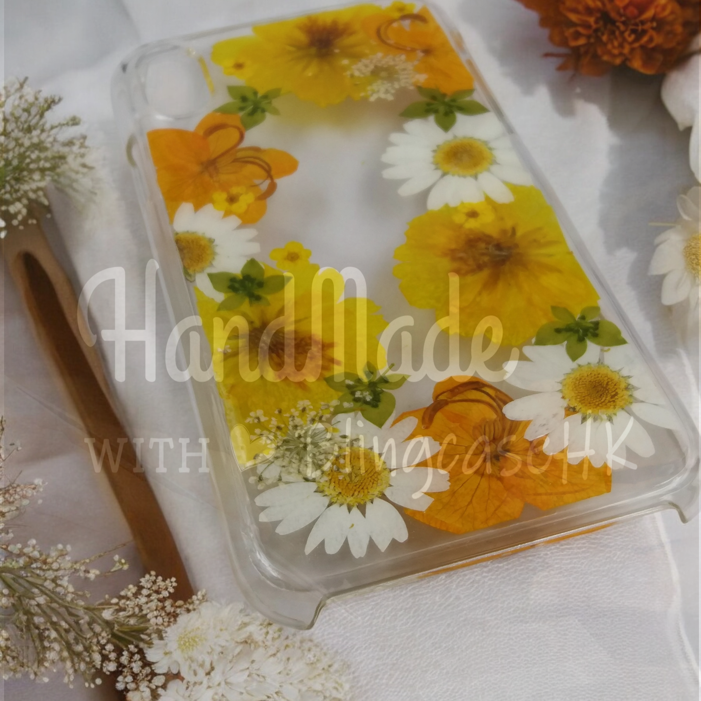 客製化手作永生花 │ 橙黃色決明子蝴蝶花 乾花真花壓花 滴膠樹脂 iPhone 手機殼