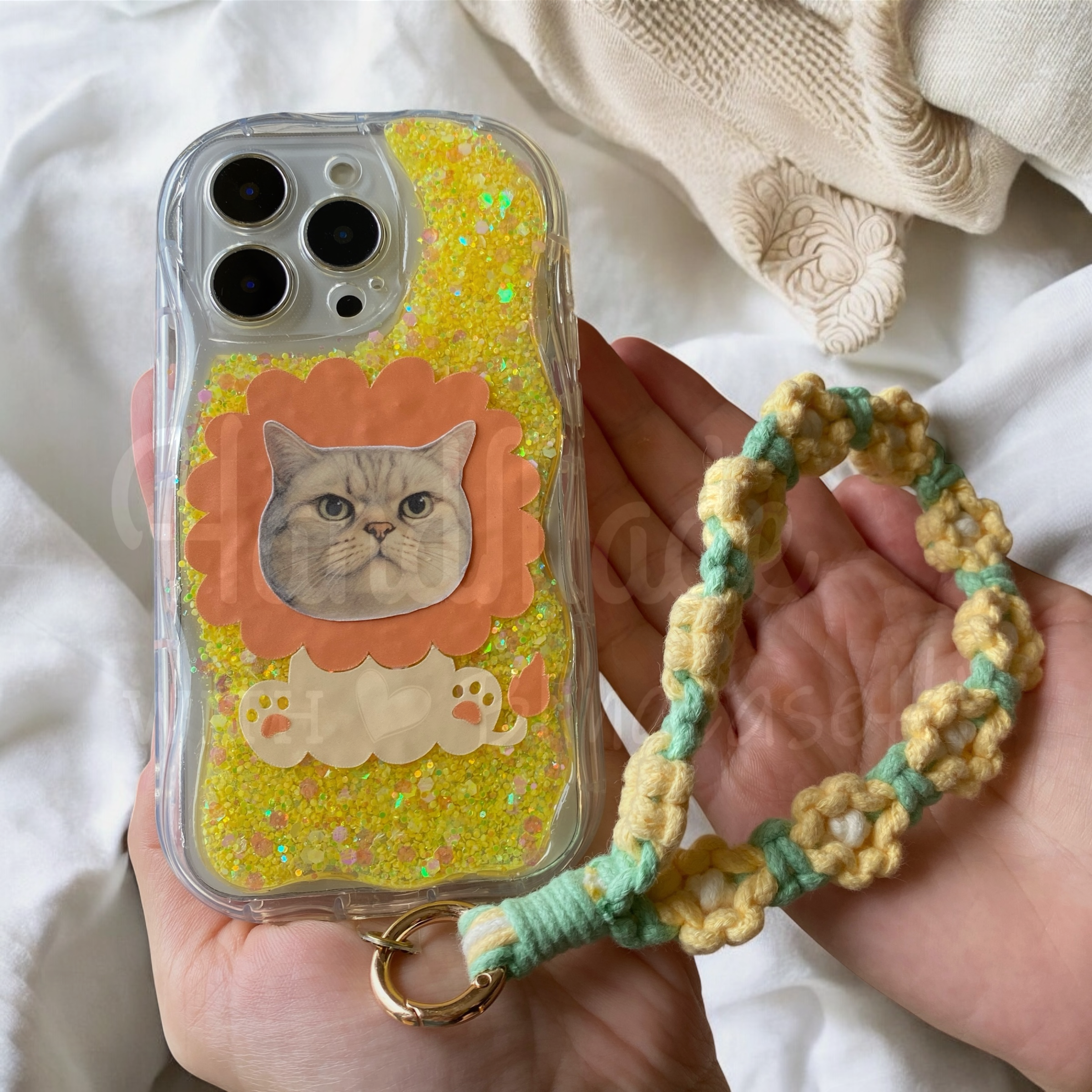 寵物手繪訂製 │ 獅子頭 花花編織手繩 手工滴膠 iPhone 波浪手機殼