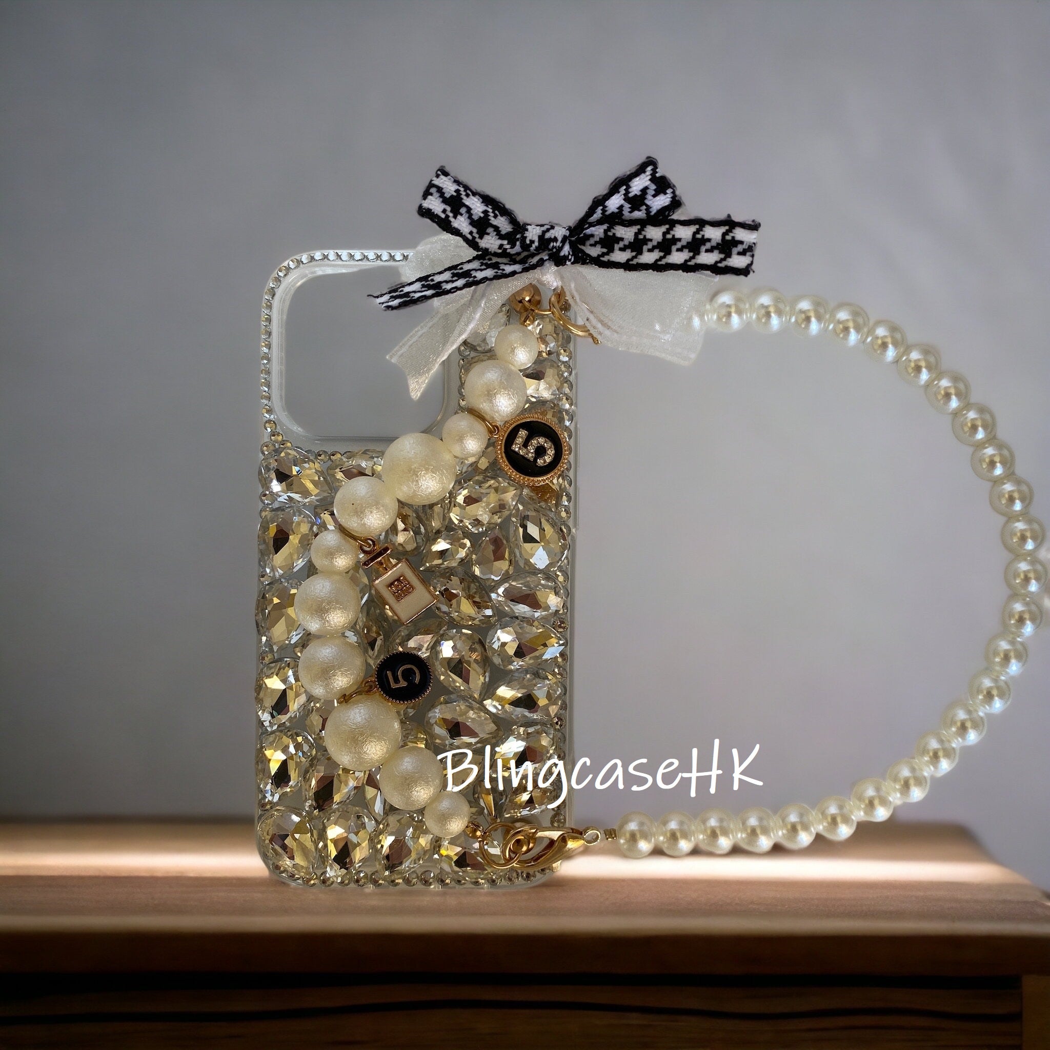 Purely handmade│Rhinestone crystal pearl bracelet iPhone / Samsung mobile phone case 