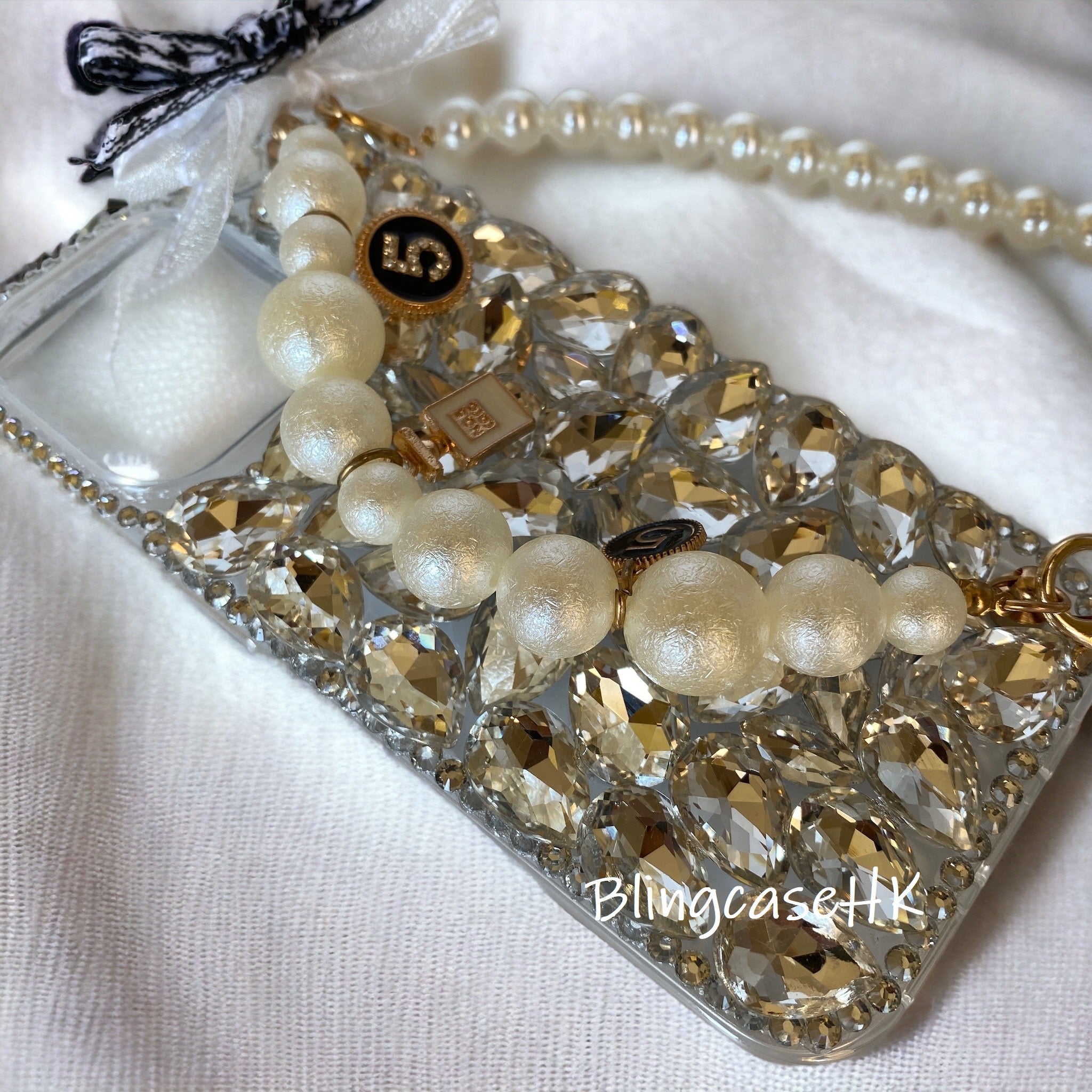 Purely handmade│Rhinestone crystal pearl bracelet iPhone / Samsung mobile phone case 