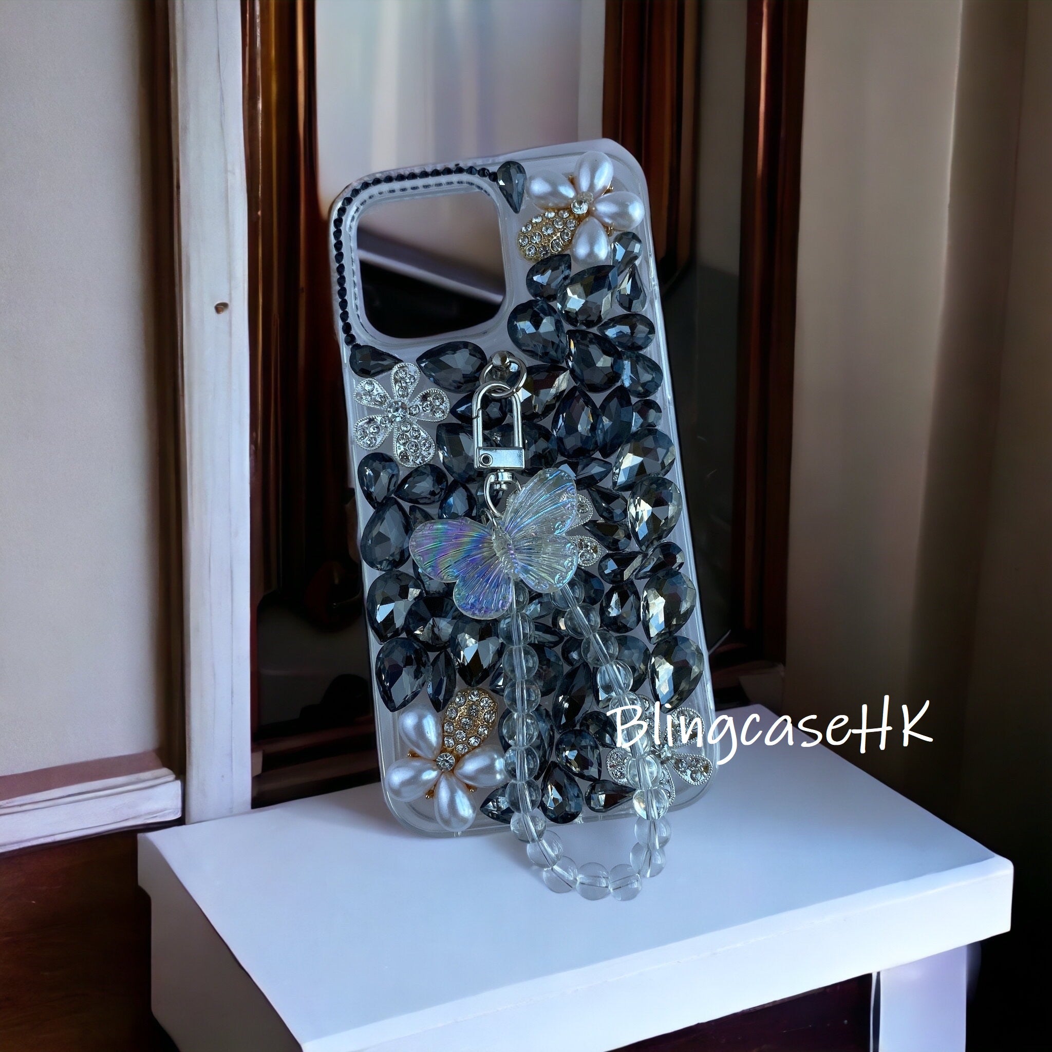 Purely handmade honey gift│rhinestone crystal butterfly bracelet lanyard iPhone / Samsung mobile phone case 