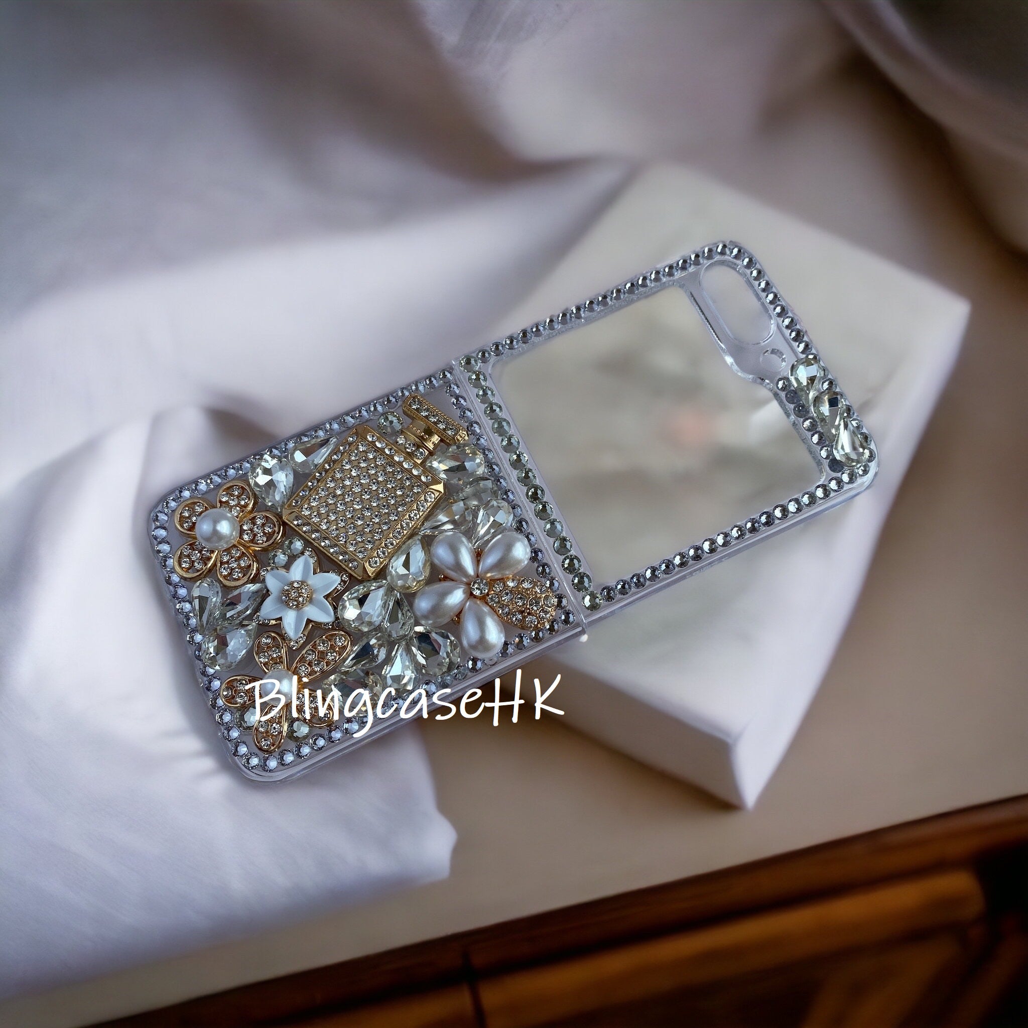 Purely handmade girl series│Crystal rhinestone Samsung Galaxy Z Flip 5 6 mobile phone case 