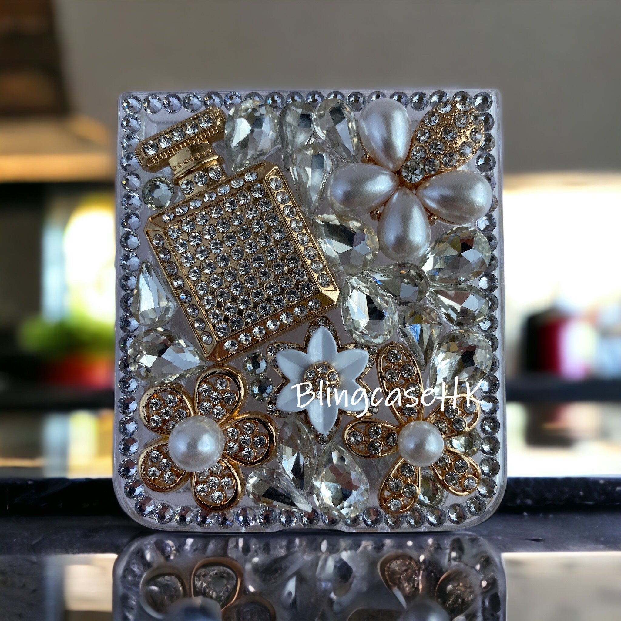 Purely handmade girl series│Crystal rhinestone Samsung Galaxy Z Flip 5 6 mobile phone case 