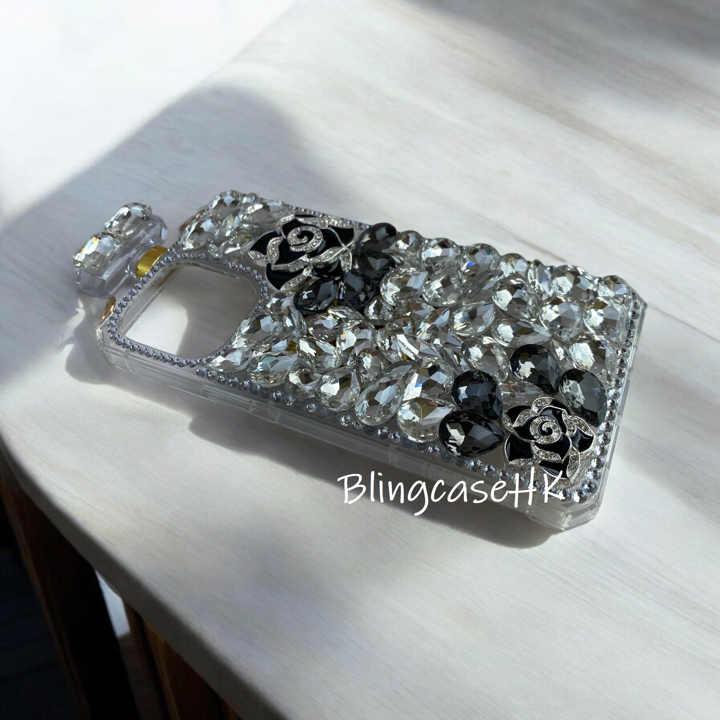 Purely handmade│Cross strap perfume bottle crystal rhinestone iPhone / Samsung mobile phone case 