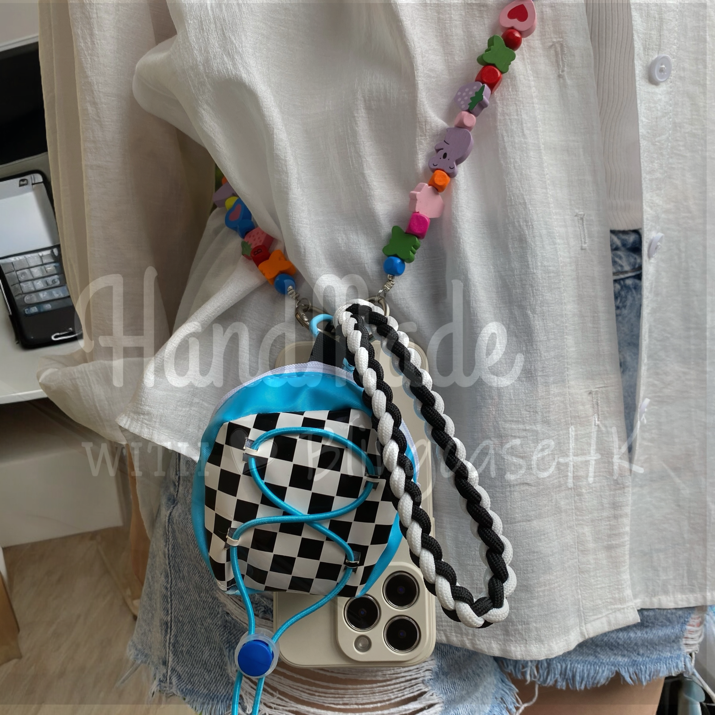 Handmade│ Oblique wood bead strap braided lanyard Hahaha coin purse iPhone / Samsung mobile phone case 