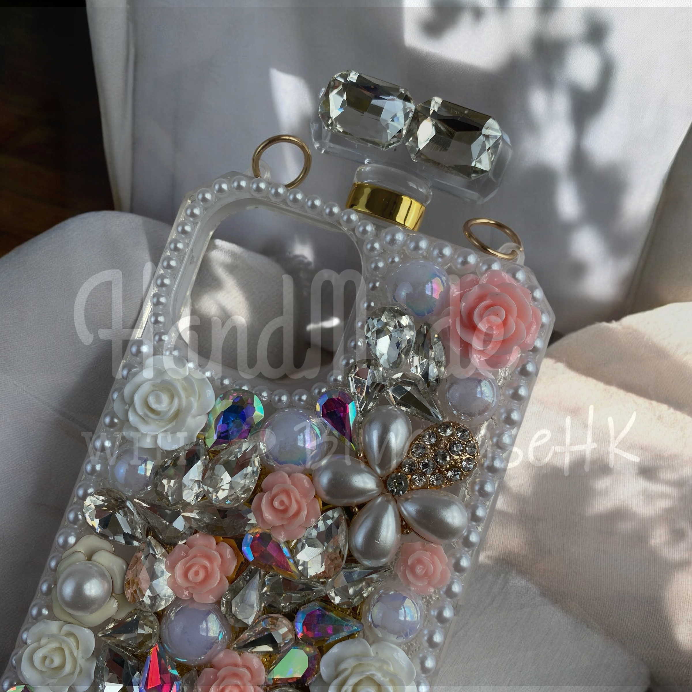 Purely handmade │ Diagonal shoulder strap perfume bottle rhinestone flower iPhone / Samsung mobile phone case 