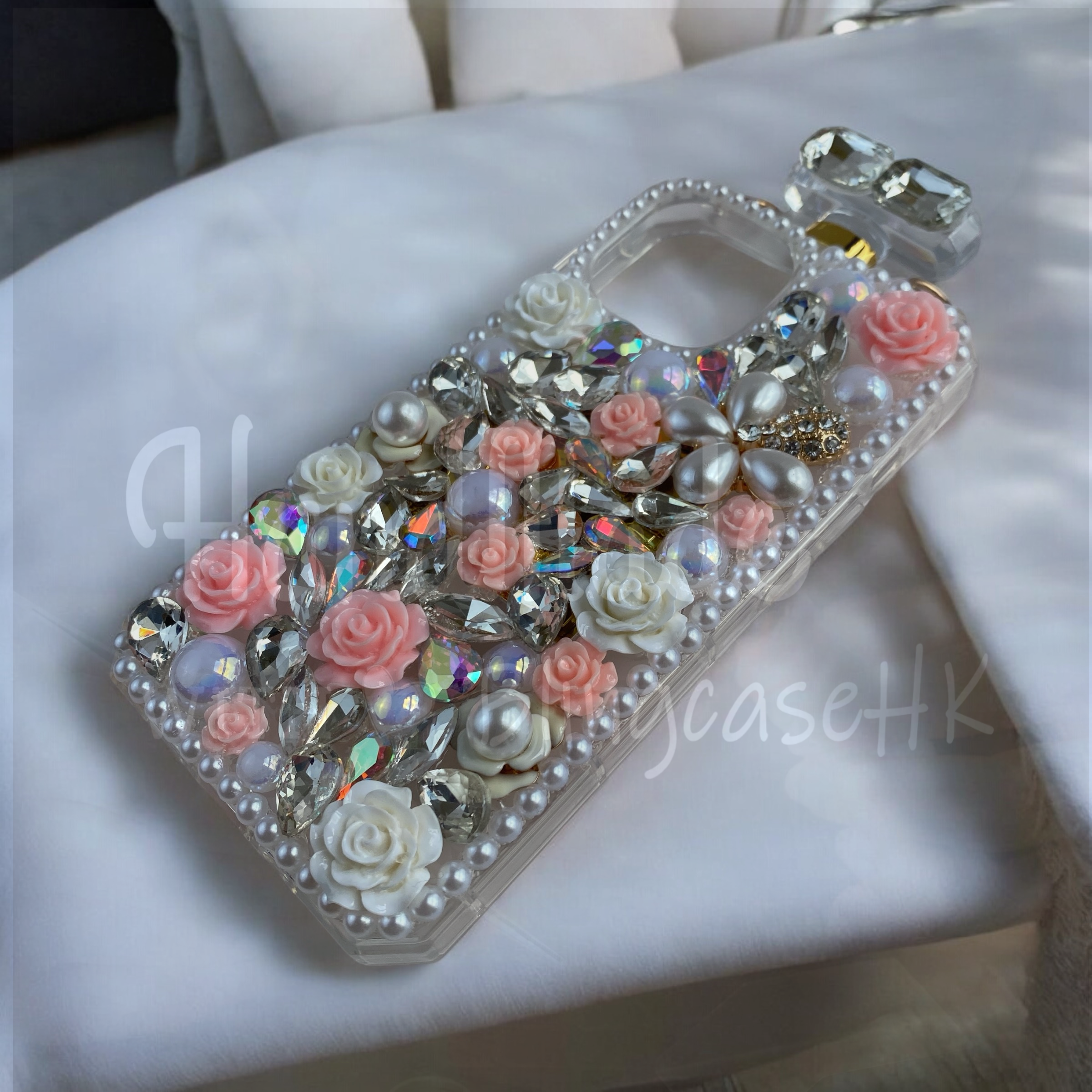 Purely handmade │ Diagonal shoulder strap perfume bottle rhinestone flower iPhone / Samsung mobile phone case 